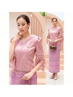 kudapy เซทเสื้อลูกไม้แดงขลิบชมพูใยบวบทรงแขนระบายดอกลอย ผ้าถุงผ้าไหมแพรวากาฬสินทร์