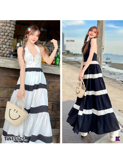 kudapy เดรสยาวคล้องคอ แต่งทูโทน สวย หรู ดีเทลตัวเสื้อด้านบนเป็นคล้องคอ ด้านหลังเป็นสม็อค ตัวกระโปรงแต่งทูโทนสลับเป็นชั้น