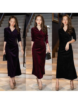 kudapy แม็กซี่เดรสสีแดง/สีม่วง/ดำ ผ้ากำมะหยี่ แต่งคริสตัลช่วงเอวและอก เนื้อผ้ายืดตามตัว