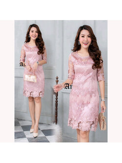kudapy ชุดเดรสผ้าลูกไม้สีชมพู แขนสั้น ไหล่และแขนลูกไม้ซีทรู มีซับในในตัวเนื้อดี ซิบซ่อนด้านหลัง