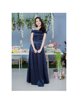 kudapy ชุดเดรสยาวเปิดไหล่ ใส่ออกงานสีกรมท่า เปิดไหล่แต่งลายด้านหน้าอก สาวๆห้ามพลาดเลยจร้า