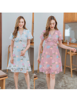 kudapyเดรสสั้นสีขาว/สีชมพู คอวีลายดอกใส่สวยดูดีน่ารักมากๆ