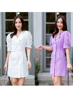 kudapyเดรสสั้นสีขาว/ม่วง ทรงเบลเซอร์ ผ้าฉลุทั้งตัว แขนพอง เสริมบ่า+ซับในทั้งตัว