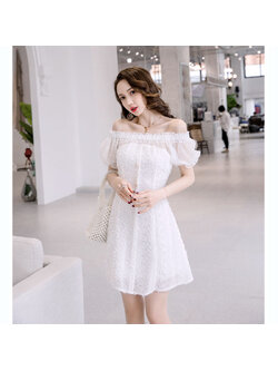 kudapy เดรสสั้นสีขาว ผ้าชีฟองขนปุยเบาๆ เปิดไหล่ แขนตุ๊กตา ชุดทรงปล่อย สวยดูดี