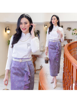 kudapy ชุดออกงาน เสื้อผ้าไหมสีขาว แพรทิพย์ ทรง ร.5 ผ้าถุงแต่งระบาย หน้าลายเชิงเทียนจันทร์วาด