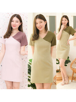 kudapy เดรสสั้นสีมัทฉะ/สีชมพูอ่อน คอวีแขนสั้น ดีไซน์ตัดต่อไหล่ซ้ายเล่นสีตัดกับตัวชุด จับเกล็ดใส่สวยเข้ารูป