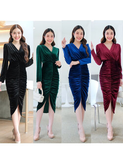 kudapy เดรสสั้นสีน้ำเงิน/สีเขียวมรกต/สีแดง/สีดำ กำมะหยี่ คอวี จับจีบไหล่ตั้ง กระโปรงเอวสูงทรงสอบทิวลิปยาว จับจีบย่นกลาง