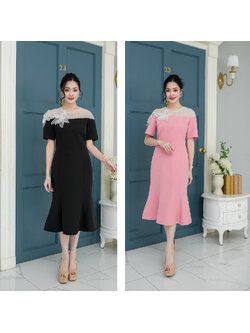 kudapy เดรสหางปลาดอกไม้ซีทรูแต่งเลื่อม ดีไซน์ช่วงไหล่เป็นซีทรูเย็บแค่งด้วยผ้ามุ้งที่มีเลื่อมและช่วงอกและแขนแต่งดอกไม้