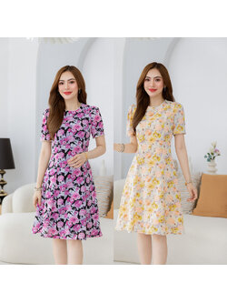 kudapy เดรสสั้นสีเหลือง/สีม่วง ลายดอก มึดีเทลแต่งมุกรอบคอ และรอบแขน เนื้อผ้านุ่มลื่นใส่สบาย