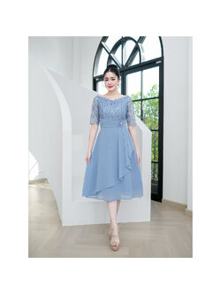 kudapyเดรสลูกไม้ทอผสมดิ้นแต่งเลื่อม งานเดรสออกงานรุ่นสวยหวาน ช่วงกระโปรงเป็นงานผ้าชีฟอง ตีเกร็ดช่วงเอวและแต่งดอกไม้