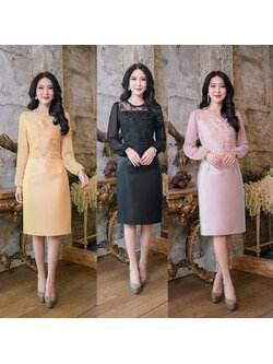 kudapy เดรสสั้นสีชมพูหม่น/สีเหลืองทอง/สีดำ ผ้าไหมรุ่นนี้สวยแนะนำค่ะ ด้านหน้าตัวเสื้อตกแต่งด้วยลูกไม้เงา ช่วงแขนเป็นแขนยาวชีฟองพริ้วๆ ใส่สวยไม่ร้อน