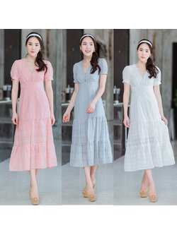 kudapy เดรสยาวคอวีแขนสั้นสีชมพู,สีเทา คอวีลายดอกจุดแต่งประโปรงชั้นลาย