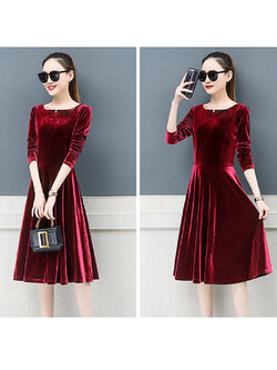 kudapy เดรสสั้นสีแดงเข้ม ผ้ากำมะหยี่ คอกลม แขนยาว กระโปรงทรงเอ สวยดูดี