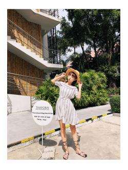 kudapy เดรสใส่เที่ยว ผ้าคอตตอนผสมเนื้อดี ทอลายทางสีเทาและส้ม ดีไซน์เก๋ เป็นสายเดี่ยว