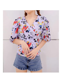kudapy เสื้อพิมพ์ลายมิกกี้เม้าส์สีม่วง ทรงป้ายคอV งานน่ารัก มีสายข้างเอว