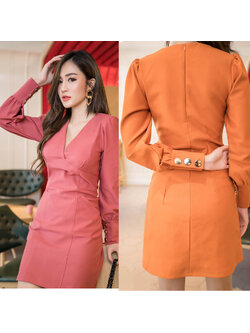 kudapy เดรสสั้นทรงเอคอวีแขนเเต่งกระดุมทองสีชมพูพีท/สีส้ม ซิปหลัง แขนยาวผ่าข้าง กระเป๋าข้างใช้งานได้จริง เรียบแต่ดูเเพง น่ารักมาก ผ้ายืดหนา ยืดหยุ่นตามสัดส่วน