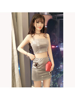 kudapy ชุดเสื้อกระโปรงสั้นสีเทาเงิน เอวลอยสายเดี่ยวมาในโทน กระโปรงปักเลื่อมดาวยสวยเซ็กซี่