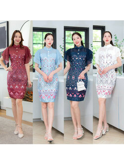 kudapy เดรสสั้นสีฟ้า/สีกรม/สีแดง/สีขาว ผ้าลายไทย ไหล่ลูกไม้หัวใจ