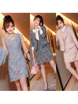 kudapy ชุดสูททำงานผู้หญิงผ้าทวีตสีดำ/สีฟ้า/สีชมพู ปกป้านพร้อมเดรส จุดเด่นของชุดนี้คือการแต่งลายผ้าทวีตเพิ่มความสวยงาม