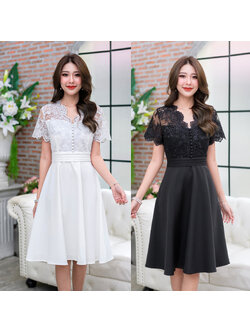 kudapy เดรสเสื้อลูกไม้เนื้อเงาปักเลื่อมสีดำ แต่งกระดุม เดรสสวยหรู รุ่นนี้แนะนำค่ะ ดีไซน์แบบสวยดูแพงมาก ออกงานได้เบาๆ