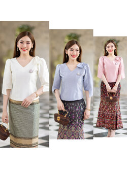 kudapy เสื้อผ้าไหม4เส้นสีขาว/สีม่วงอ่อน/สีชมพู ทุกสีใส่แล้วขับผิว ดูดีมีออร่า เนื้อผ้าทอ เนื้อเบาสบาย ใส่สบายผิว อัดกาว อยู่ทรง ใส่สวยตามแบบ (เฉพาะเสื้อ)