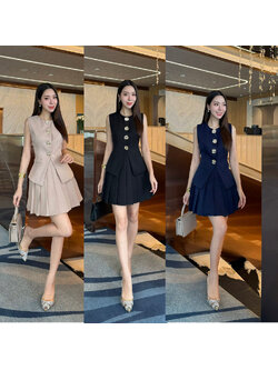 kudapy set เสื้อแขนกุด แต่งกระดุมสีทองเม็ดใหญ่ด้านหน้า(กระดุมทองเย็บติด ด้านใน มาพร้อมกับกระโปรงแต่งจีบ