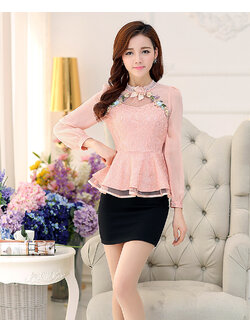 kudapy เสื้อลูกไม้สีโอลโรสแขนยาว ทรงเข้ารูป คอกลมปักดอกไม้และ ปักลูกไม้และ ต่อชายระบายช่วงเอว