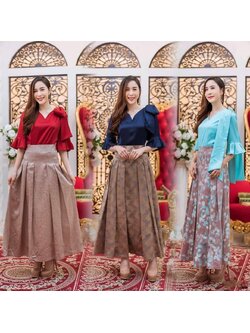 kudapy แม็กซี่เดรสยาวสีแดง/สีกรมท่า/สีฟ้าน้ำทะเล เดรสแขนกระดิ่ง ผ้า Satin Valentino กระโปรงจับจีบ ผ้านิ่มยืดใส่สบาย