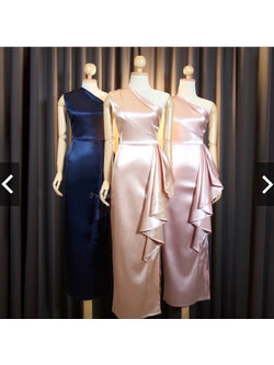 kudapy kudapy เดรสยาวออกงานสีส้มอิฐ ชมพู กรมท่า บ่าเดี่ยว อกประกอบห้าชิ้น จีบสะโพก ผ่าข้าง เนื้อผ้า duchess อัดกาว เงาหนาเก็บทรง