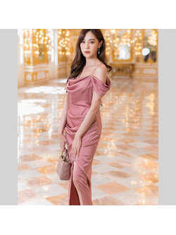 kudapy ชุดราตรียาวสีชมพูกลีบบัว เดรสยาวคอถ่วงปิดต้นแขน ผ้าเครปซาติน มีซับใน มีซิปหลังงานหรู ใส่อออกงาน