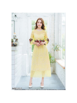 kudapy เดรสยาวสีเหลือง ลูกไม้หยักคาดกุหลาบ งานเรียบร้อย ดีเทลคาดกุหลาบตรงเอว ใส่ได้ทุกโอกาส