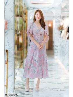 เดรสยาวสีชมพู แต่งลายดอกทั้งชุด เอวแต่งช่องสำหรับใส่เข็มขัดผ้า S/L