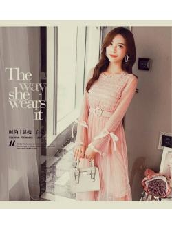 kudapy เดรสผ้าลูกไม้สีเนื้อ คอกลมแขนซีทรูมีโบผูกที่ปลายแขน