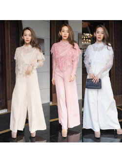 kudapy เซตเสื้อลูกไม้ผ้าสีครีม/สีชมพู/สีขาว ผ้าเนื้อนิ่มมากๆ แขนยาว ซิปหลัง แต่งระบายรอบอก แมทช์คู่กับกางเกงขายาว ซิปหลัง ขาบาน