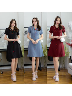 kudapy เดรสสั้นสีแดง/สีดำ/สีฟ้าคราม คอปกแต่งกระดุมทรงบานสีพื้น ลายดอกสวยดูดี