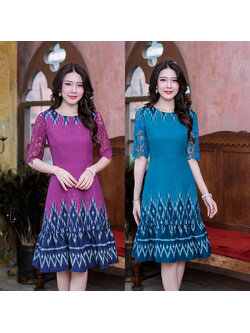kudapy เดรสสั้นสีฟ้าอมเขียว /สีม่วงอมชมพู ผ้าพิมพ์ลายไทย ชายกระโปรงระบาย ช่วงแขนเป็นงานลูกไม้ถักลาย เนื้อผ้านุ่มใส่สบาย