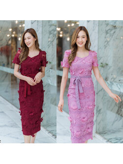 kudapy เดรสยาวสีชมพู/สีแดง คอลึก ลูกไม้ดอกลอย สวยดูดี แต่งเชื่อกผูกเอว