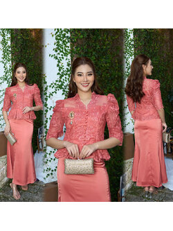 kudapy ชุด set เสื้อลูกไม้สีส้มอิฐ ทอลายดอกไม้สุดหรูแขนยาวทรงสุภาพ กระดุมหน้าเอวทวิต มีซับในทั้งตัวใส่สบายไม่คัน กระโปรงผ้าวาเลนติโน่นเนื้อนิ่ม