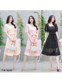 kudapy เดรสสั้นสีดำ/สีโอรส/สีครีม คอเหลี่ยมแขนตุ๊กตา แต่งผ้าซีทรูตัดต่อระบายชาย ผูกโบว์เอวงานสวย