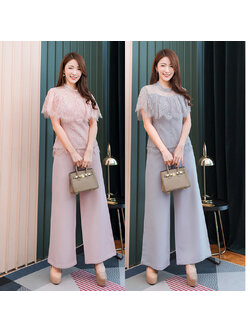 kudapy เซท 2 ชิ้นสีเทา/สีชมพูู/สีขาว (เสื้อ+กางเกง)ตัวเสื้อเป็นลูกไม้ฝรั่งเศสเนื้อนิ่มไม่คัน ผ้าโพลีเอสเตอร์ มีซิปหลัง คอปีนกางเกงเอวสูงใช้ผ้าโพลีเอสเทอร์ มีซิปซ่อนหลัง