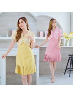 kudapy เดรสสั้นสีเหลือง/สีชมพู ลายดอกชายอัดพลีทอกผูกเชือก