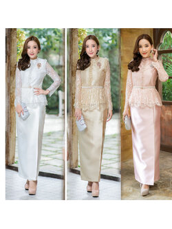 kudapy Set งาน 2ชิ้น เสื้อ+ผ้าถุงเย็บสำเร็จ งานผ้าไหมอิตาลีชุดไทยประยุกต์คอปิด แต่งกระดุมหลอก ตัวเสื้อตกแต่งด้วยลูกไม้เนื้อนิ่ม