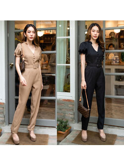 kudapyจั๊มสูทขาสั้นสีดำ/น้ำตาล ทรงเป๊ะมากๆ ค่ะรุ่นนี้ ผ้าเนื้อดีทิ้งตัว แต่งดีเทลคอจีบ ระบายรอบ จั๊มปลายแขน