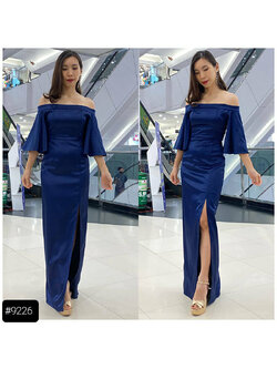 kudapy เดรสยาวสีน้ำเงิน ผ้าไหมซาติน เปิดไหล่ แขนปล่อย ใส่ออกงานสวยดูดีมากๆ