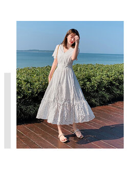 kudapy ชุดแม็กซี่เดรสยาวสีขาว คอวีแขนสั้นทรงสวยๆๆ ผ้าคอตตอนสีขาว งานฉลุทั้งตัว XL