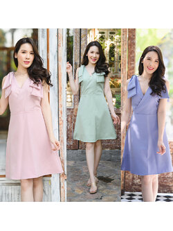 kudapy เดรสสั้นสีเขียว/สีชมพู/สีฟ้าคราม/สีครีม ดีไซน์ใหม่ ช่วงไหล่แต่งโบว์ 2 ข้าง ทรงเสื้อเป็นคอวีป้าย ต่อด้วยกระโปรงทรงเอ ใส่ได้ทั้งออกงาน