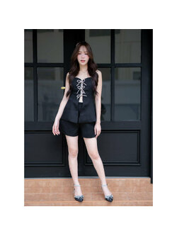 kudapy เซ็ทเสื้อสายเดี่ยวขาสั้นอกโบว์สีดำ เสื้อแขนกุด แต่งเชื้อผุดมัดหน้าอกสวยดูดี