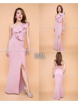 kudapy ชุดราตรียาวไหล่เฉียงแต่งระบายสีส้มมัสตาร์ด เดรสยาวเกาะอก ระบายใหล่ 1 ข้าง ผ้าฮานาโกะ