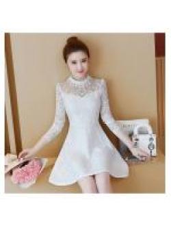 kudapy เดรสลูกไม้เนื้อหนาสีชมพูโอรสอ่อน / ขาว คอผ้าถักปักมุกหน้าอกซีทรู