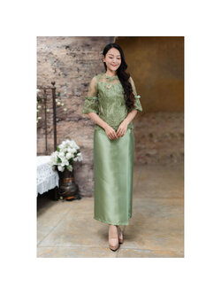 kudapy Setงาน 2ชิ้น (เสื้อ+กระโปรง) ชุดผ้าไหมอิตาลีทอสี่เส้นสีเขียว เสื้อตกแต่งด้วยลูกไม้ฝรั่งเศสทอปักลาย